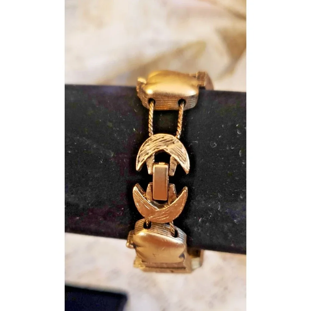 Whimsy, Classy Back to School Metal Charm Bracelet Apples, Schools, Pencils 7